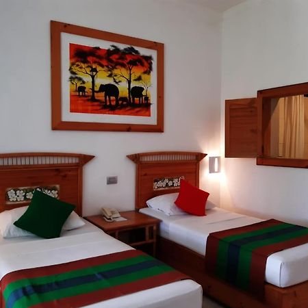 The Oasis Beach Resort Hambantota Eksteriør billede